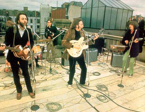 Concert at the roof of Apple Studios