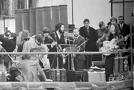 Concert at the roof of Apple Studios